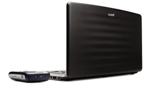 Illustration for article titled Palm Foleo: A Laptop For Your Smartphone